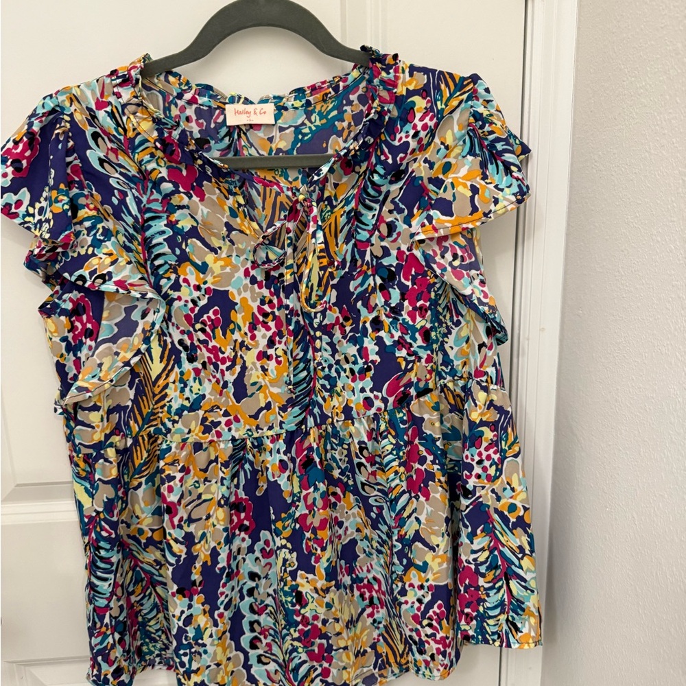 Colorful Floral Ruffle Sleeve Crop Top - Picture 2 of 3